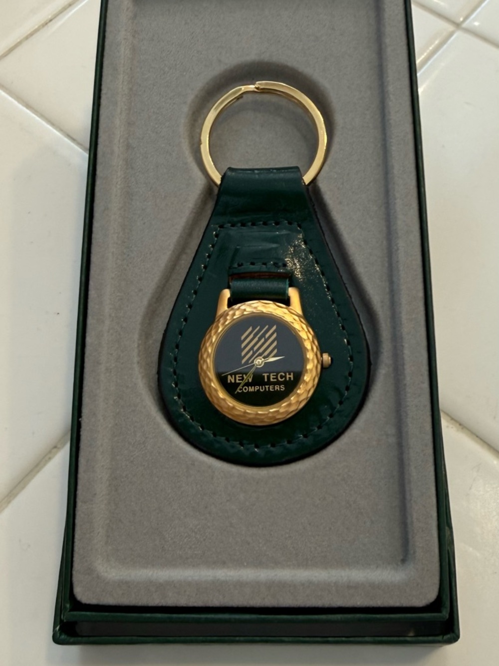 Vintage Authenee Du Geneve Keychain Watch - Picture 2 of 7